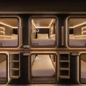  Hostel Cube Social Boutique Capsule At Boat Quay Singapore
