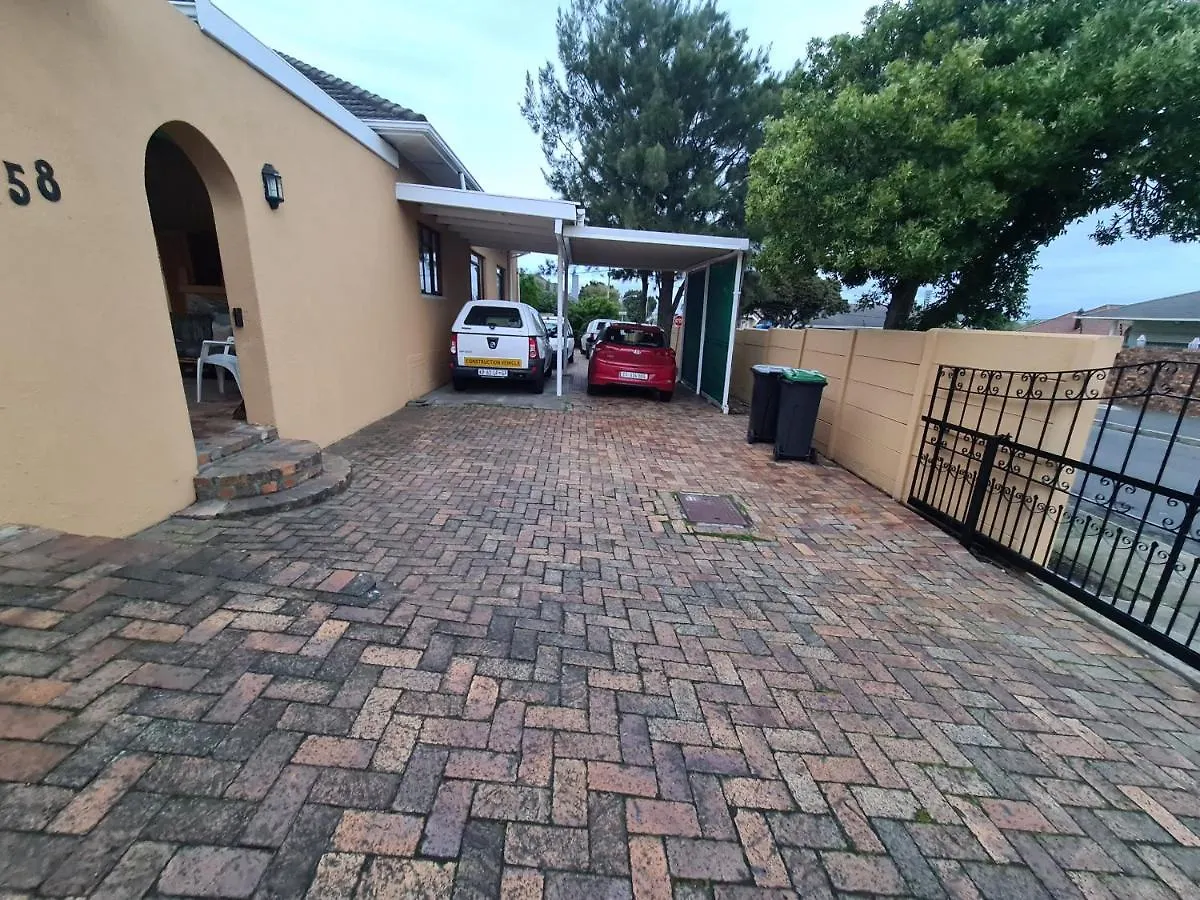 Zenith House Boston Self Catering Accomodation Cape Town 0*,  South Africa
